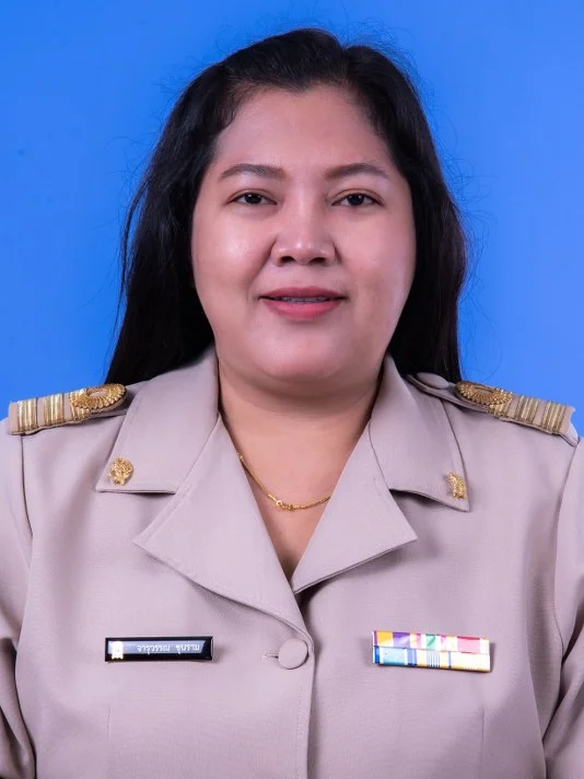 นางสาวจารุวรรณ ขุนราม