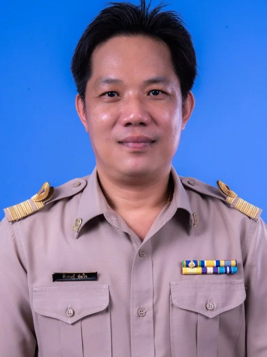 นายพิเชษฐ์ ชุ่มใจ