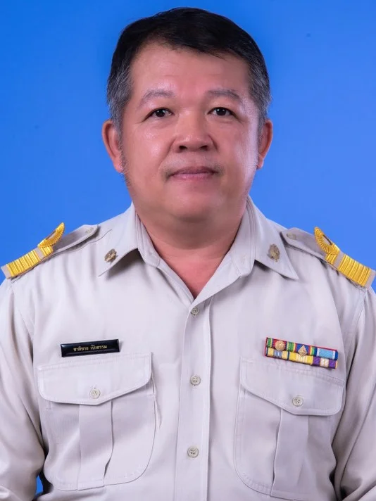 นายชาติชาย เป็งธรรม