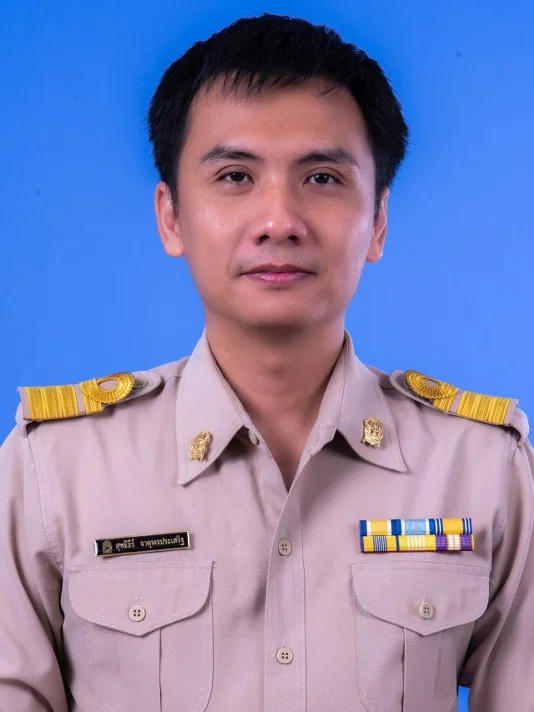 นายสุทธิธีร์ จาตุพรประเสริฐ